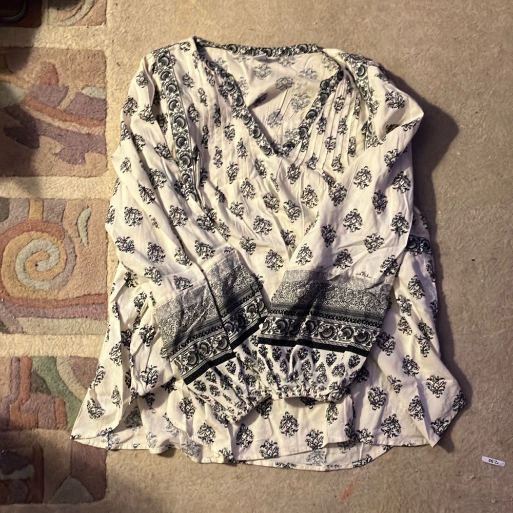 Large women black and white blouse